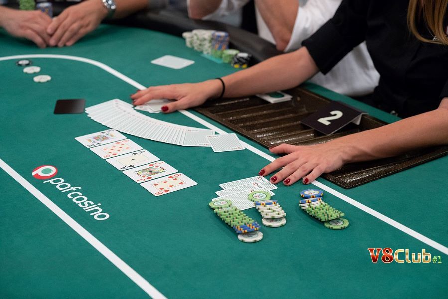 Người chia bài trong casino gọi là gì. Vai trò và trách nhiệm Người chia bài trong casino gọi là gì. Vai trò và trách nhiệm
